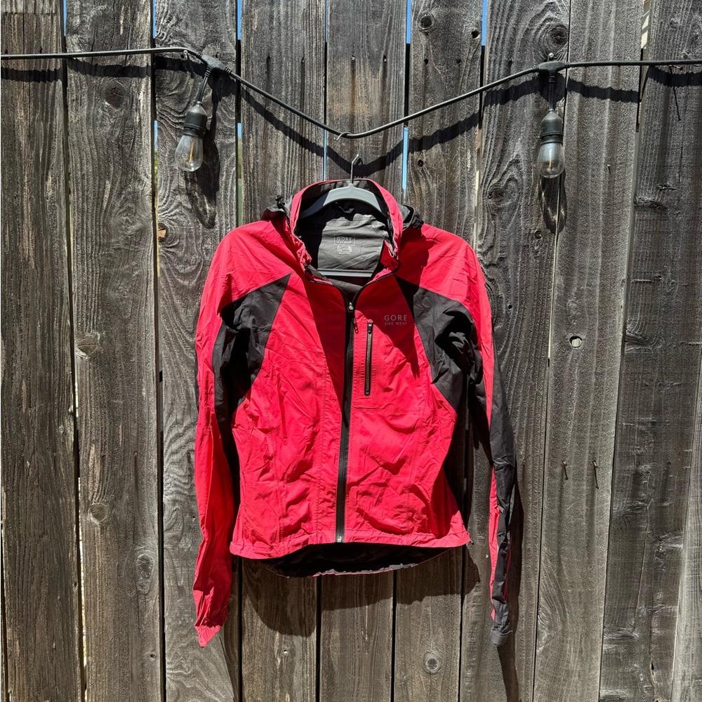 Gore Bike Wear Red Black Gore-tex Full Zip Paclite Hooded Windbreaker Jacket Sma